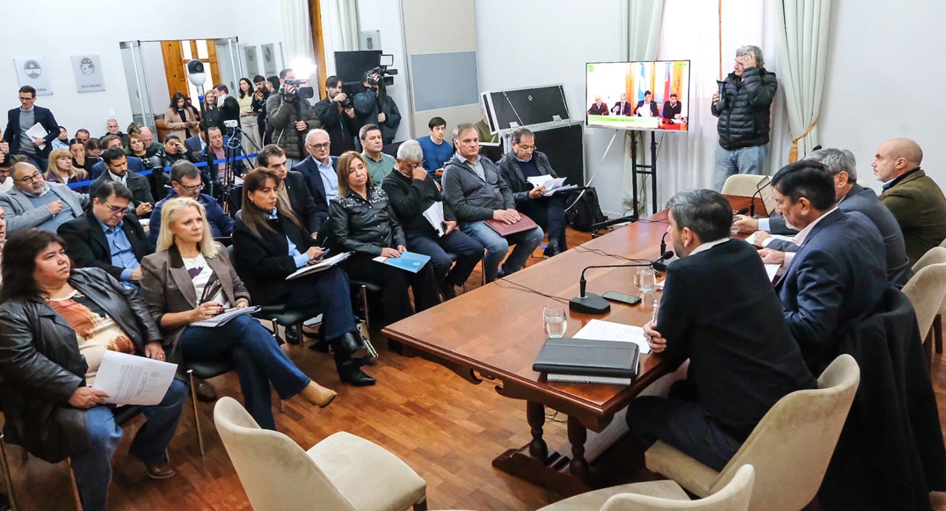 En medio del conflicto con los gremios, la reforma previsional suma avales técnicos y empresariales durante el debate en el Senado