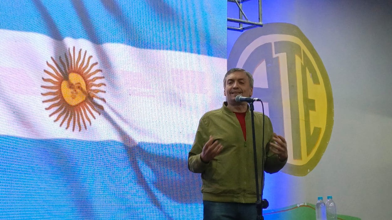 Máximo Kirchner llevó a Paraná su ofensiva interna: cuestionó la tibieza del PJ y volvió a pedir por la candidatura de Cristina