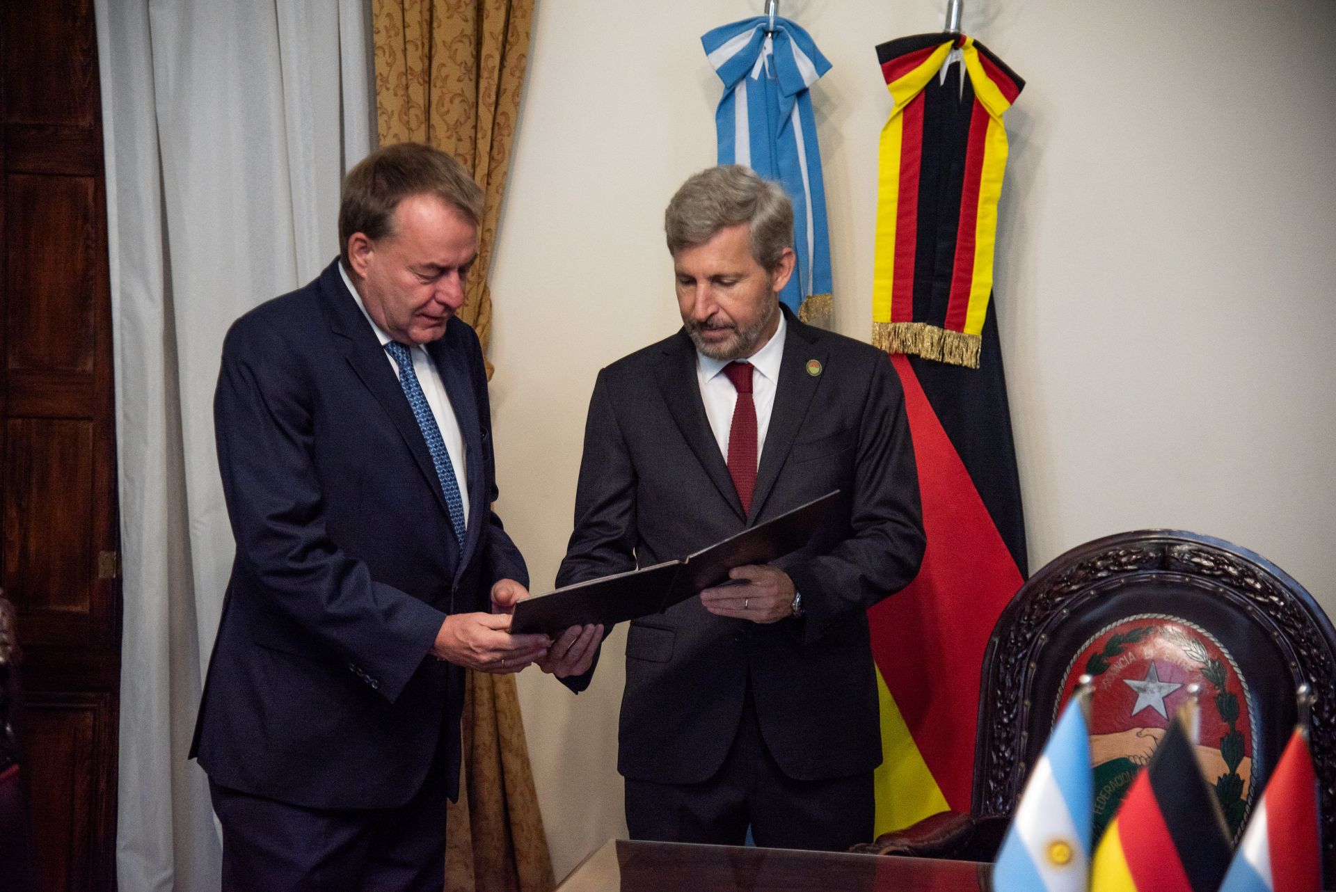 Frigerio vuelve a Alemania: visita al Puerto de Hamburgo para potenciar exportaciones entrerrianas
